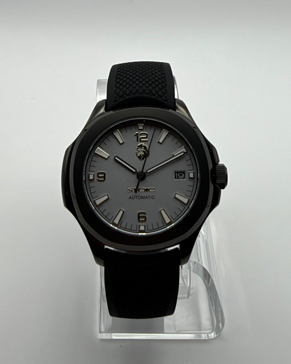 STOIC The Sentinel: Front view of the gray dial, black case and black strap.