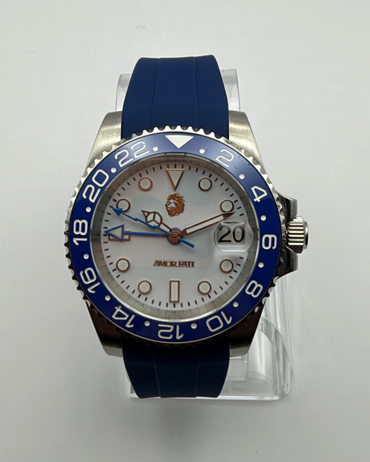 STOIC The Aeon Blue: Front view of the light dial, blue bezel and blue strap.