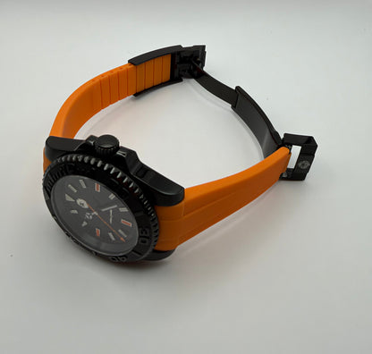 STOIC The Thalor: Open clasp and strap view