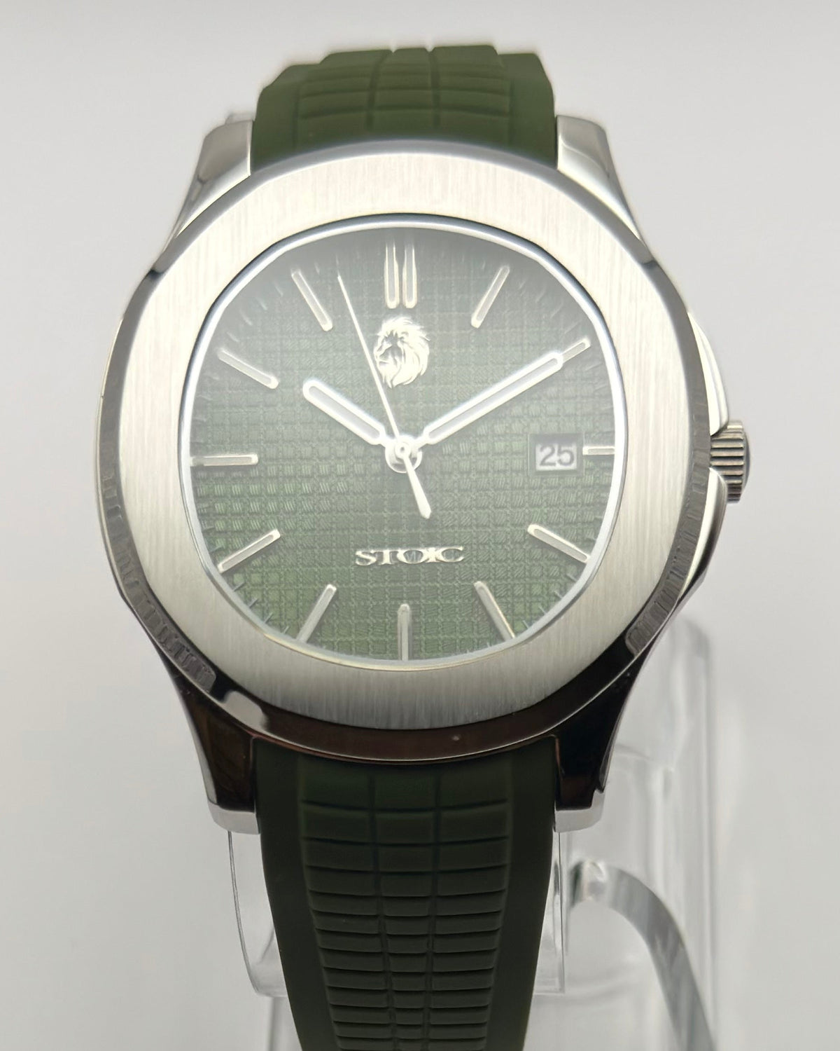 STOIC The Viridian: Front view of the green dial and green strap.