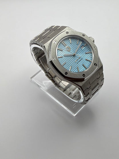STOIC The Boreas: Opposite angled view of the octagonal case