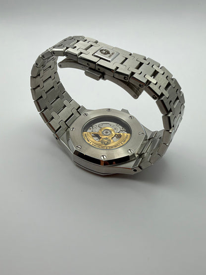 STOIC The Boreas: Exhibition caseback and bracelet view